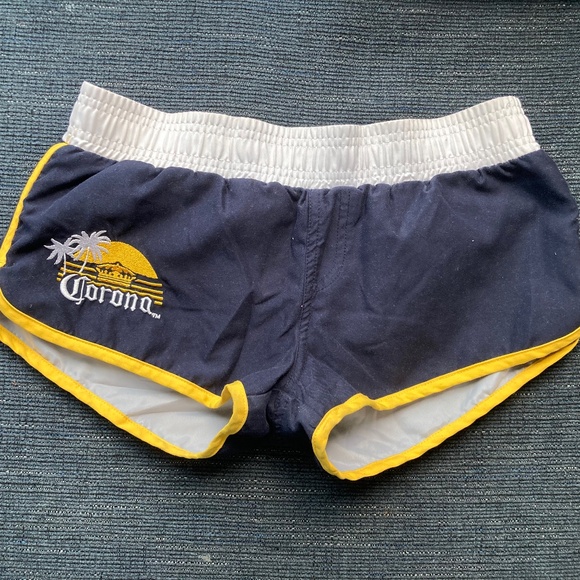 Corona shorts size S - Picture 1 of 4